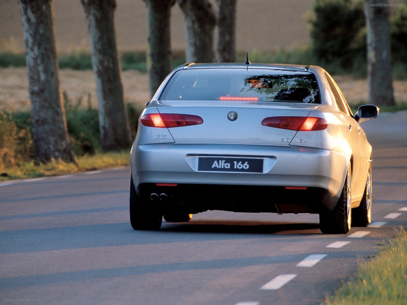 Alfa Romeo 166